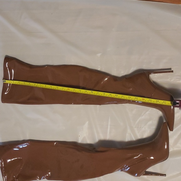 Steve Madden Vanquish Woman's Faux Leather Over the knee thigh high Cognac Paten - Picture 9 of 16